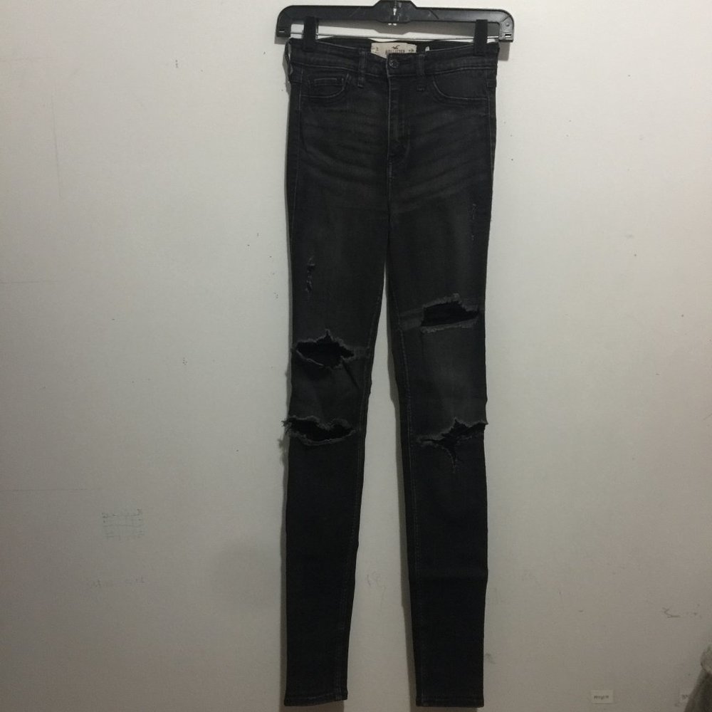 [Hollister] black ripped skinny jeans